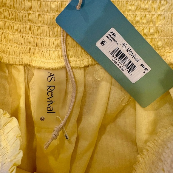 Yellow Ruffled Shorts - Picture 3 of 3